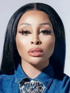 Khanyi Mbau