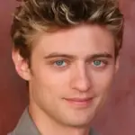 Κρίσπιν Φρίμαν (Crispin Freeman)