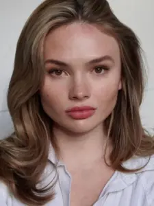 Νάταλι Άλιν Λιντ (Natalie Alyn Lind)