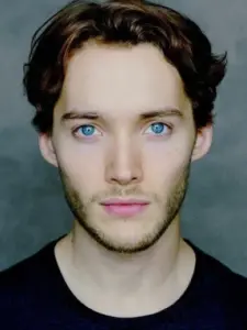 Toby Regbo