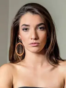 Σοφίνα Λαζαράκη (Sofina Lazaraki)