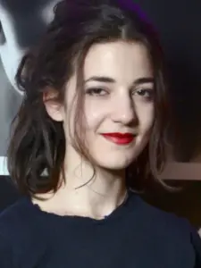 Esther Garrel
