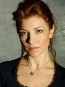 Στέλλα Καζάζη (Stella Kazazi)
