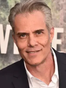 Ντέινα Άσμπρουκ (Dana Ashbrook)