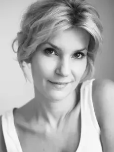 Τζοάνα Μπομπίν (Joanna Bobin)