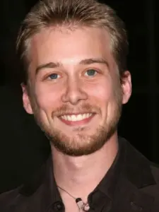 Lou Taylor Pucci