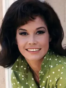 Μαίρη Τάιλερ Μουρ (Mary Tyler Moore)