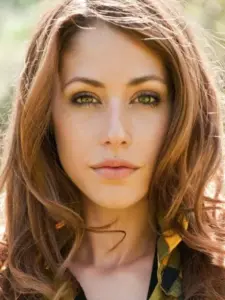 Αμάντα Κρου (Amanda Crew)
