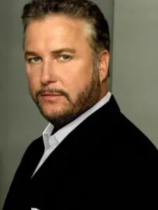William L. Petersen