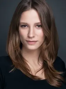 Σερενάι Σαρίκαγια (Serenay Sarıkaya)