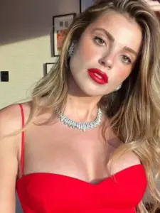 Ezgi Eyüboğlu