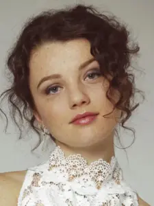 Stefania LaVie Owen