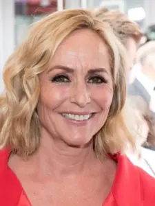 Angela Groothuizen
