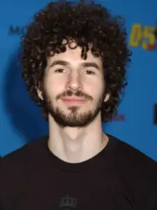 Μπραντ Ντέλσον (Brad Delson)