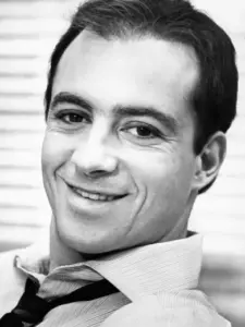 Ray Sharkey