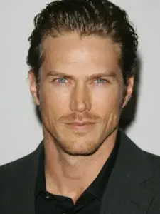 Jason Lewis
