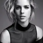 Έμιλι Μπετ Ρίκαρντς (Emily Bett Rickards)