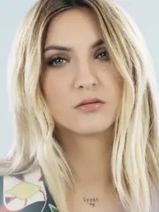 Julia Michaels