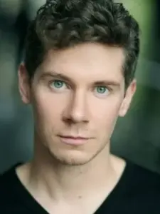 Karl Davies
