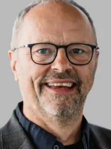 Robert Llewellyn