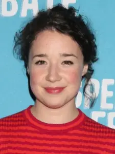 Sarah Steele