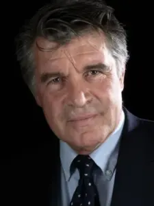 Oliver Tobias