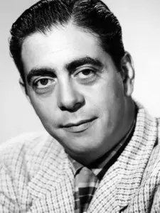 Robert Strauss