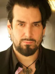 Aurelio Voltaire