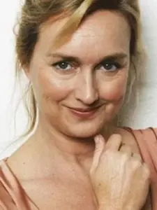 Victoria Longley