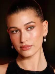 Hailey Bieber