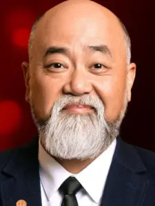 Paul Sun-Hyung Lee