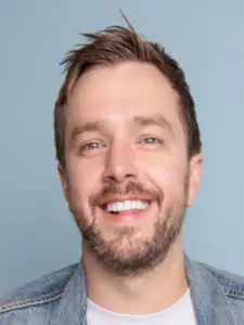 Iain Stirling