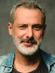Καμίλ Γκιούλερ (Kamil Güler)