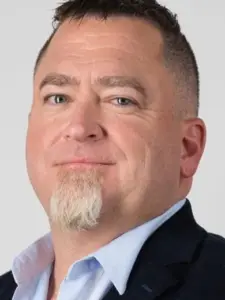 Luis Elizondo