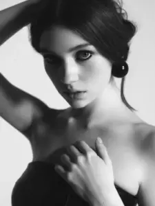 Alexa Swinton