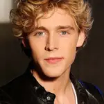 Christopher (Christopher Nissen)