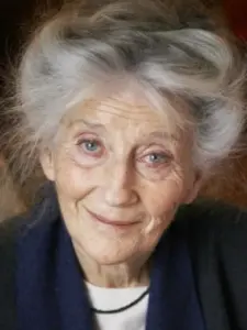 Phyllida Law