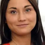 Stephanie León (Stephanie Leon)