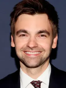 Ντριου Τάρβερ (Drew Tarver)