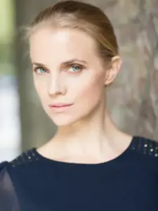 Samantha E. Hunt