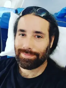 Julián Barrett