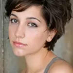 Lindsey Naves