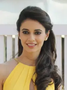 Ayesha Khanna