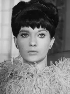 Nicola Pagett