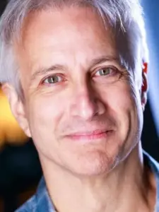 Bronson Pinchot