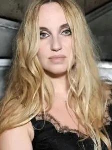 Chloé Mons