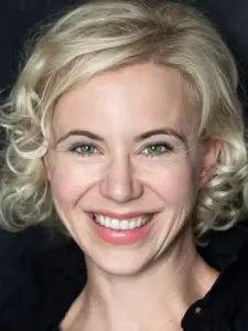Ubrankovics Júlia (Júlia Ubrankovics)