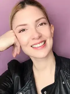 Αγγελική Καλοβύρνα (Angeliki Kalovyrna)