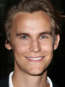 Rhys Wakefield
