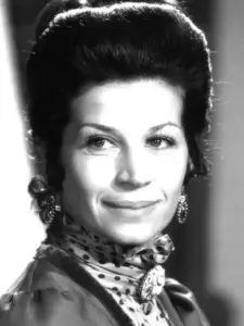 Κατερίνα Γιουλάκη (Katerina Yioulaki)